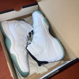 NEW! OG Air Jordan 11 Retro “Legend Blue” (2014 Release) – Size 7